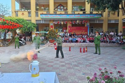 GIÁO DỤC KỸ NĂNG THAM GIA GIAO THÔNG AN TOÀN; PHÒNG CHÁY, CHỮA CHÁY VÀ CỨU NẠN CỨU HỘ 2026 CÙNG VỚI  CÔ TRÒ TRƯỜNG MẦM NON LỘC HẠ